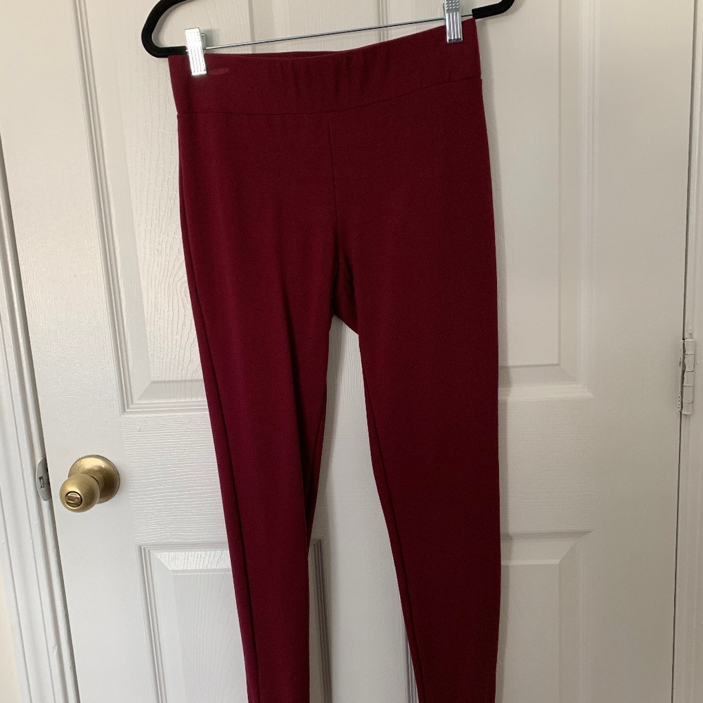 A.  Byer Dress Leggings Size Medium